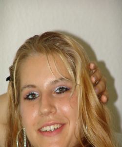 <p class='ppt-number'> 0137 777 35 03</p><p class='ppt-pricing-de'>1 €/Anruf MoFu Tarif abweichend</p>